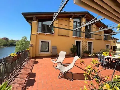 Appartement House On The River *